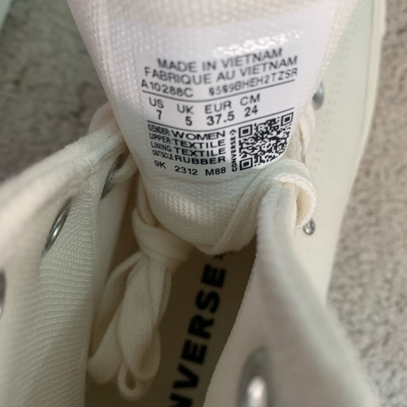 NWT Pearl & Rhinestone Converse - Picture 5 of 6